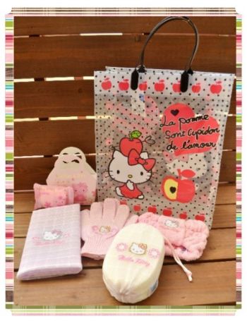 X'mas 5 pcs Gift Set Hello Kitty Towel Hair Band Sponge Gloves Soap + Carry Bag 