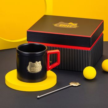 Hello Kitty Glossy-Matte Black and Gold Nameplate Coffee Mug w/ Handle Stirrer Gift Set 14 Oz 400 Ml