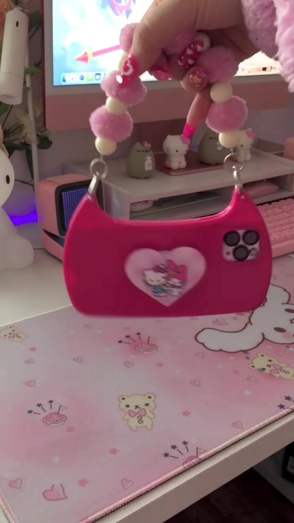 @kimmyayes have u ever seen a purse phone case?? #hellokitty#mymelody#iphone#pho...
