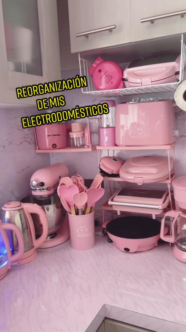 @in_my_pink_barbieland Reorganización de mis electrodomésticos ? #hellokitty #he...
